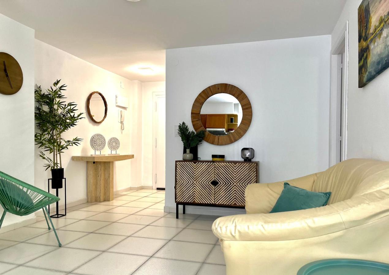 קלפה Modern Apartment On The Beach With Pool מראה חיצוני תמונה