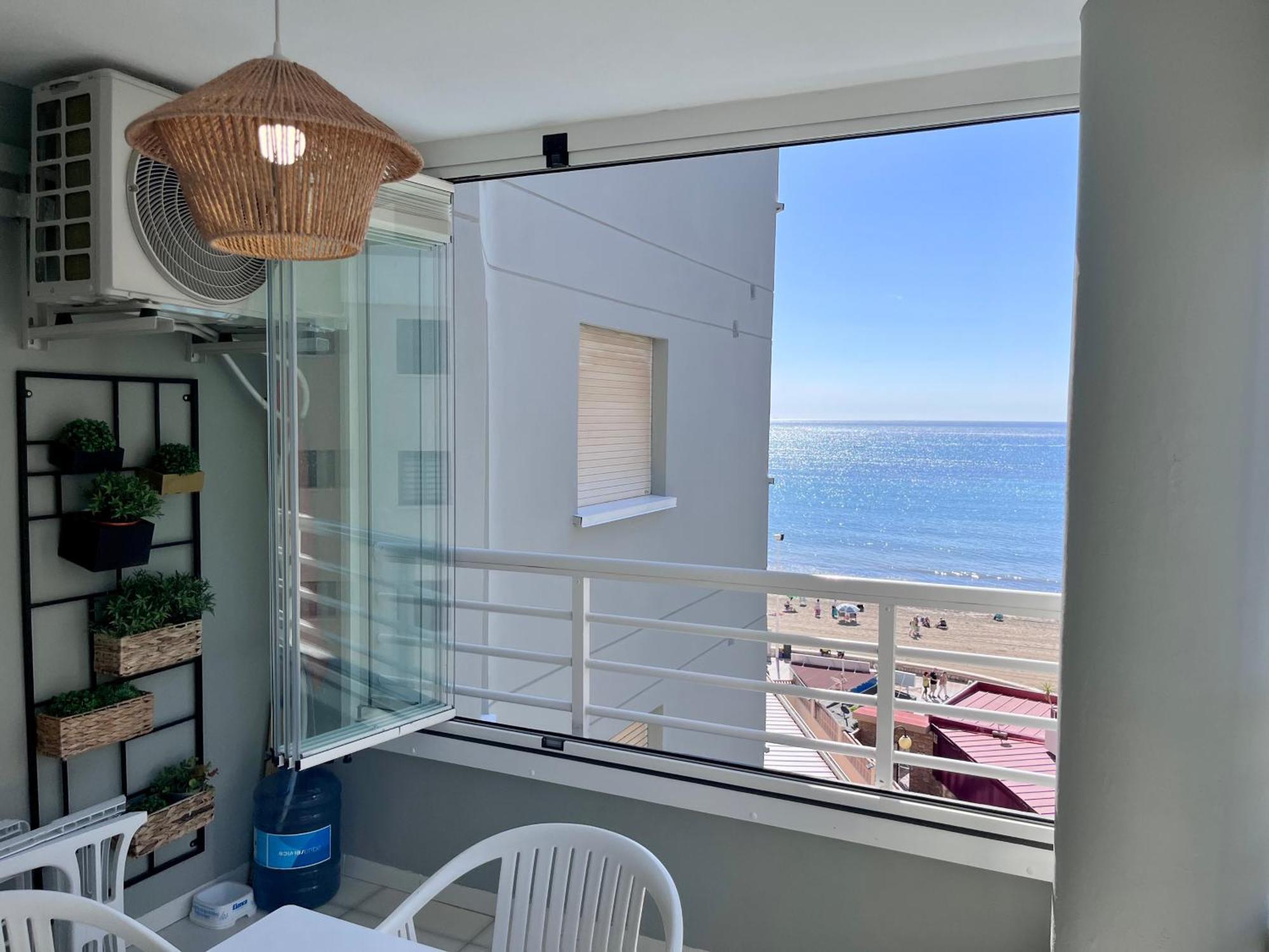 קלפה Modern Apartment On The Beach With Pool מראה חיצוני תמונה