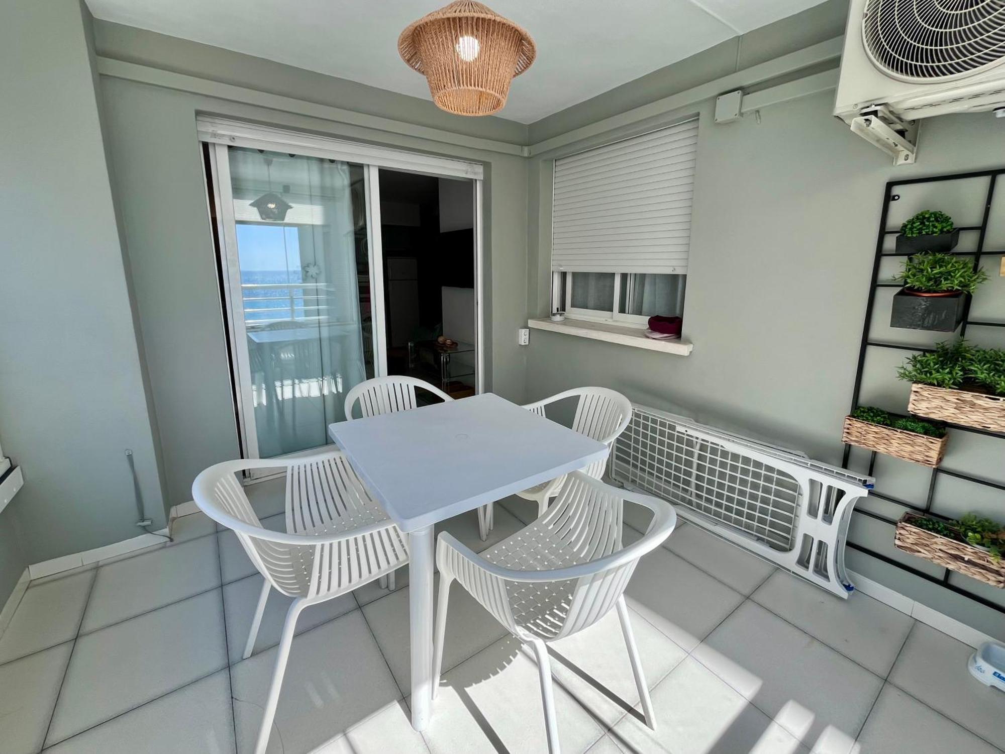 קלפה Modern Apartment On The Beach With Pool מראה חיצוני תמונה